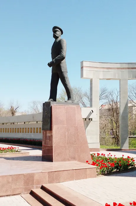Памятник генералу Б.Б. Городовикову